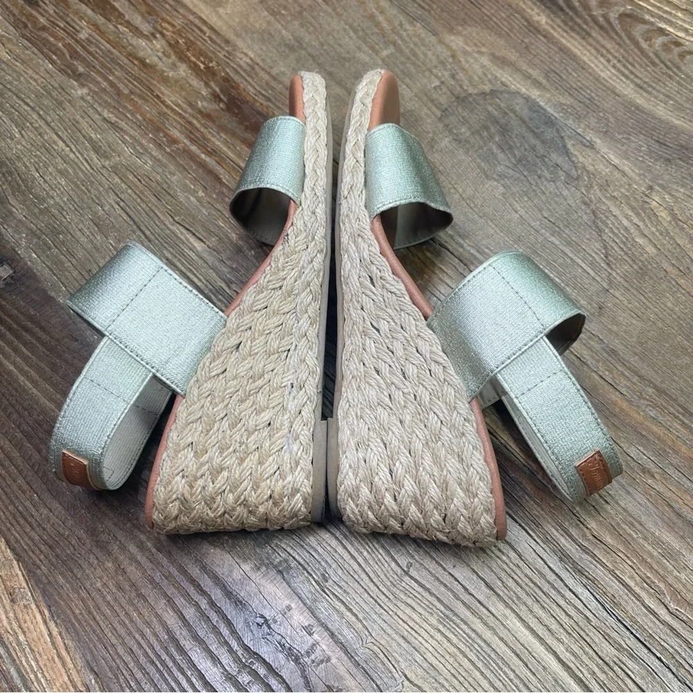 Tommy Bahama Sakura  Gold Wedge Heel Espadrilles Sandals Size 8.5